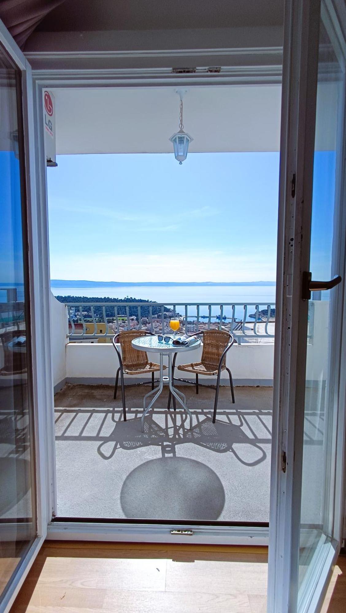 Apartments Ella Makarska Exterior photo